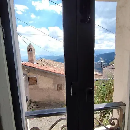 Antica Roccia A Calascio Con Idromassaggio Holiday home *