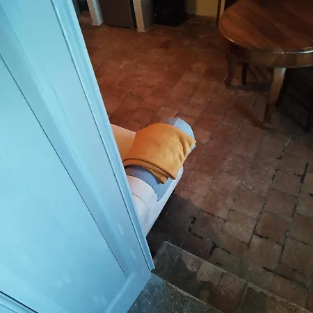 Antica Roccia A Con Idromassaggio Holiday home Calascio