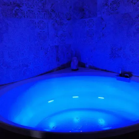 Antica Roccia A Con Idromassaggio * Calascio