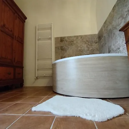 Antica Roccia A Calascio Con Idromassaggio Holiday home