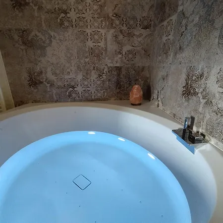 Antica Roccia A Calascio Con Idromassaggio *