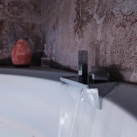 Antica Roccia A Con Idromassaggio Calascio