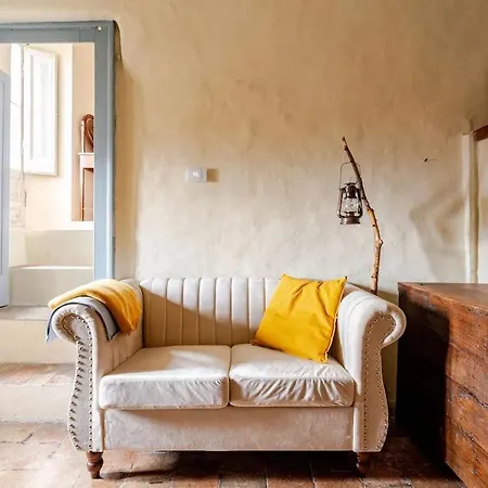 Holiday home Antica Roccia A Calascio Con Idromassaggio *