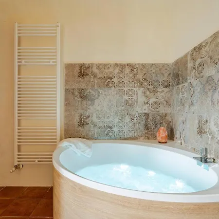 Antica Roccia A Con Idromassaggio Calascio