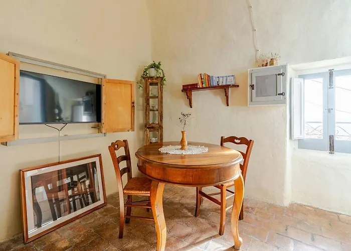 Antica Roccia A Con Idromassaggio Hébergement de vacances Calascio