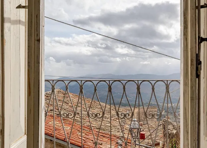 Antica Roccia A Con Idromassaggio Calascio